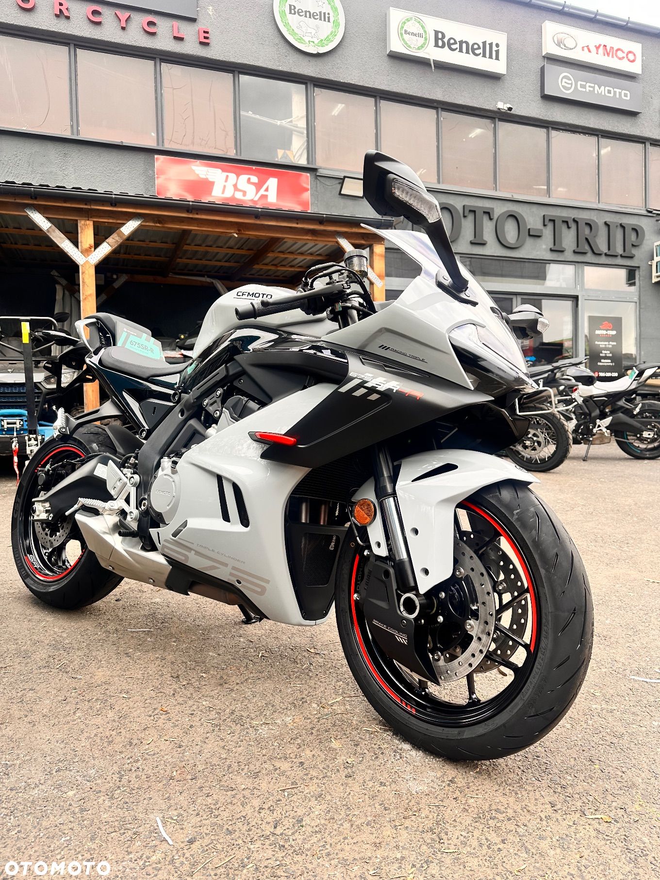CFMoto SR - 1