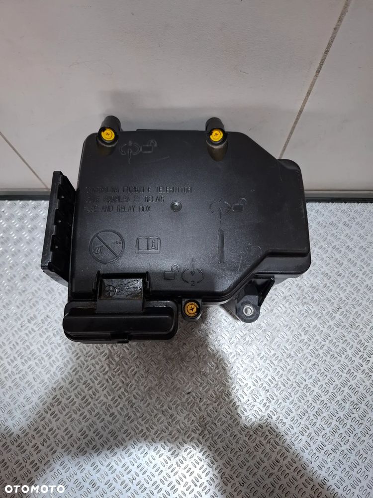 Skrzynka obudowa bezpieczników Fiat Ducato III 2,3 2016 Rok nr 1374608080 - 2