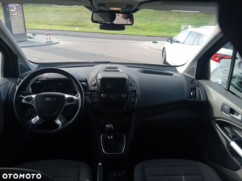 Ford Tourneo Connect Grand - 17