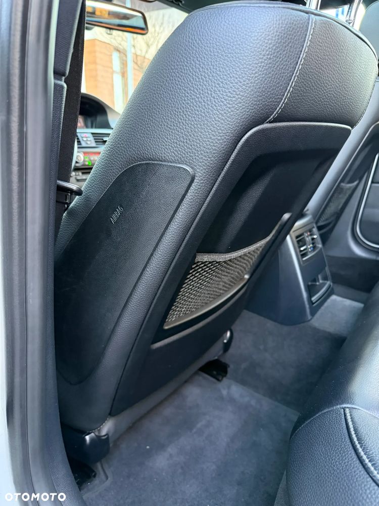 BMW Seria 3 320d Efficient Dynamics Sport Line - 25