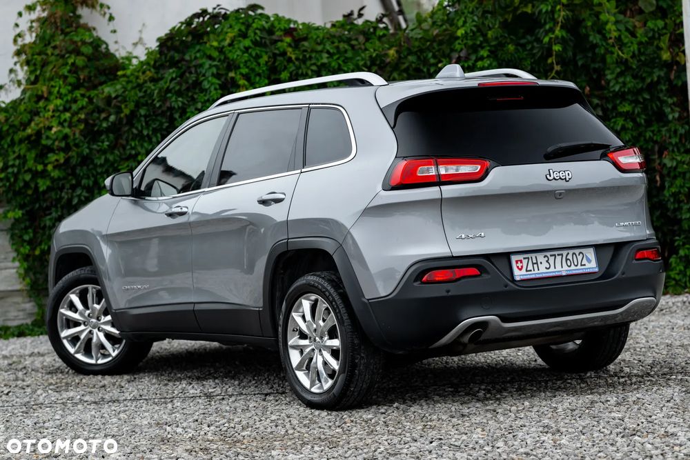 Jeep Cherokee - 10