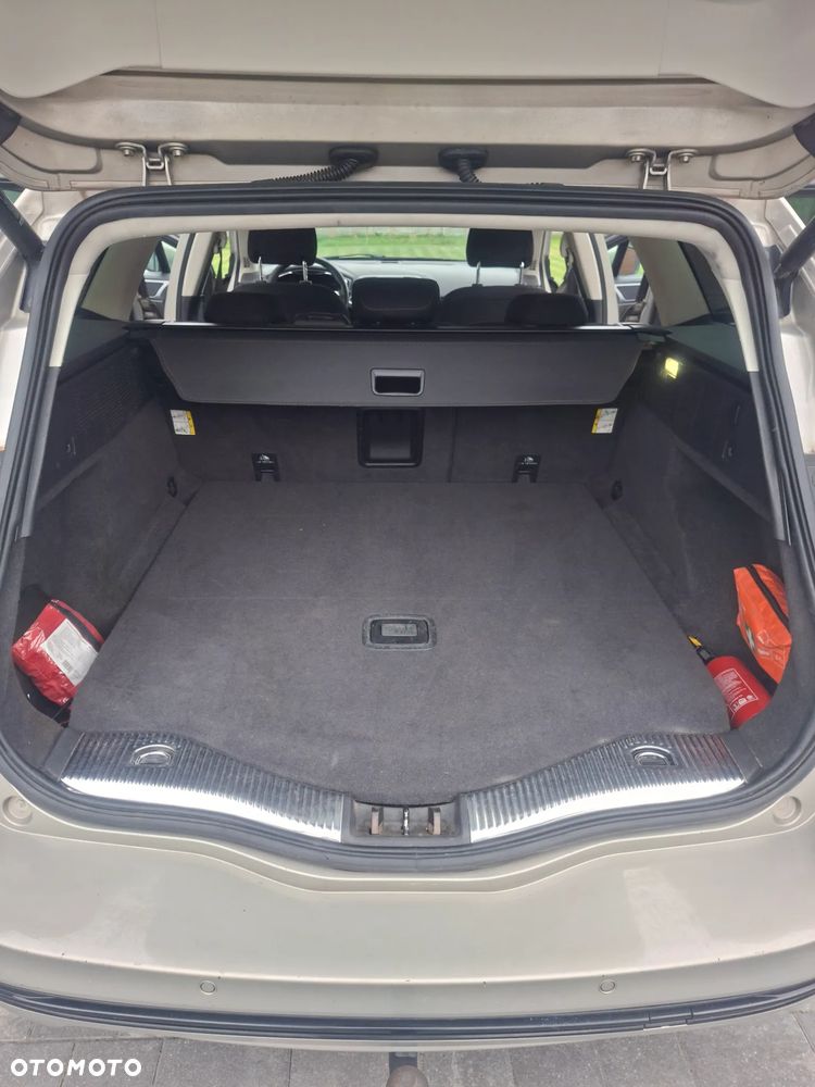 Ford Mondeo 2.0 TDCi Ambiente Plus - 11