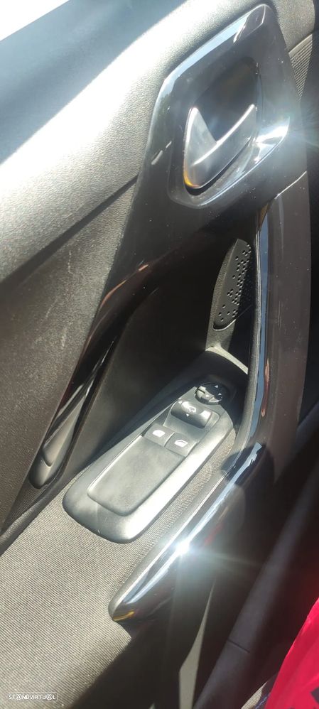 Peugeot 208 1.5 BlueHDi Signature - 10