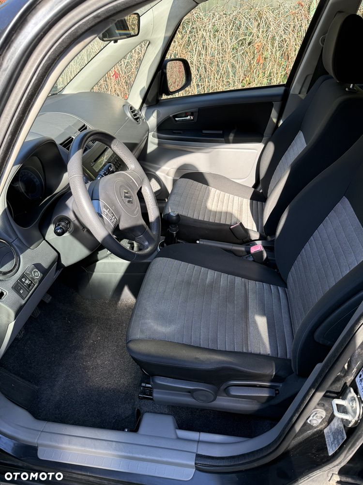 Suzuki SX4 - 10
