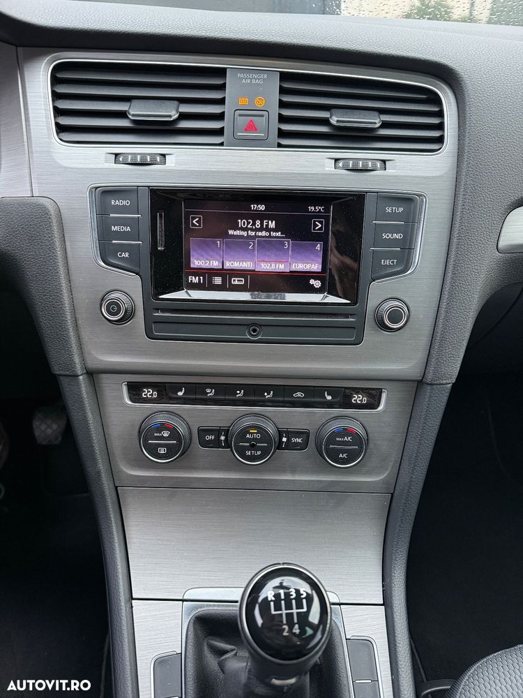 Volkswagen Golf 1.2 TSI BMT Comfortline - 21