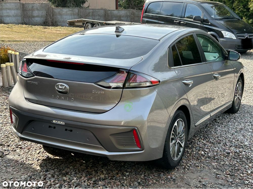 Hyundai IONIQ 1.6 GDI Premium - 3