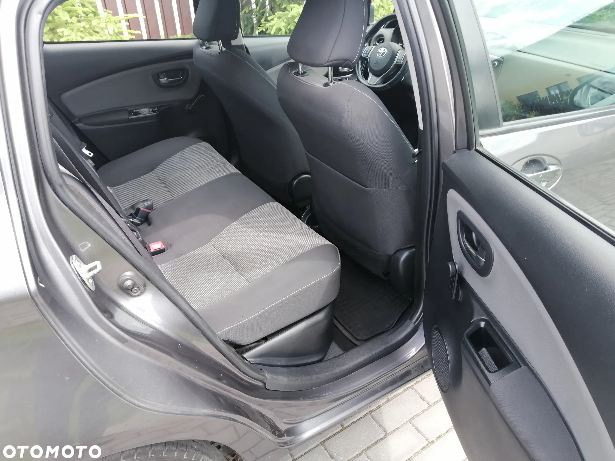 Toyota Yaris Hybrid 100 Dynamic - 5