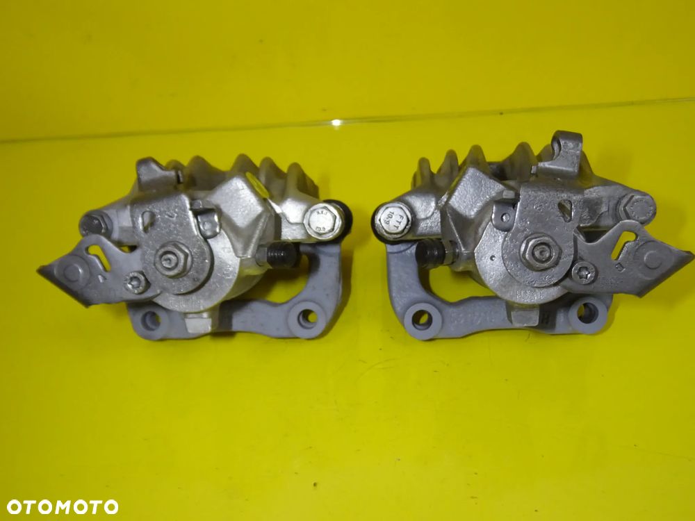 ZACISK ZACISKI HAMULCOWE KOMPLET TYŁ AUDI A3 8L Ø 38MM LUCAS NR2 - 6
