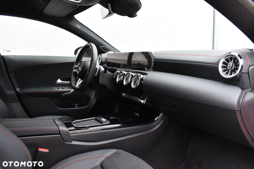 Mercedes-Benz CLA 220 AMG Line 7G-DCT - 16