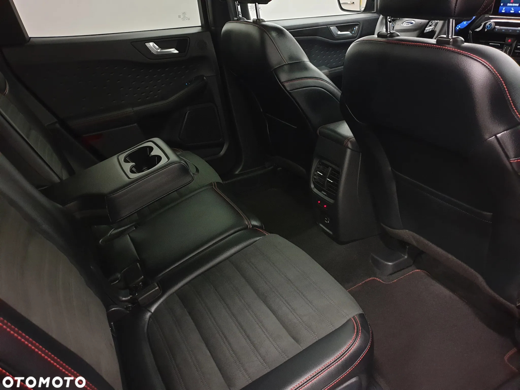 Ford Kuga 2.0 EcoBlue 4x4 ST-LINE X - 40