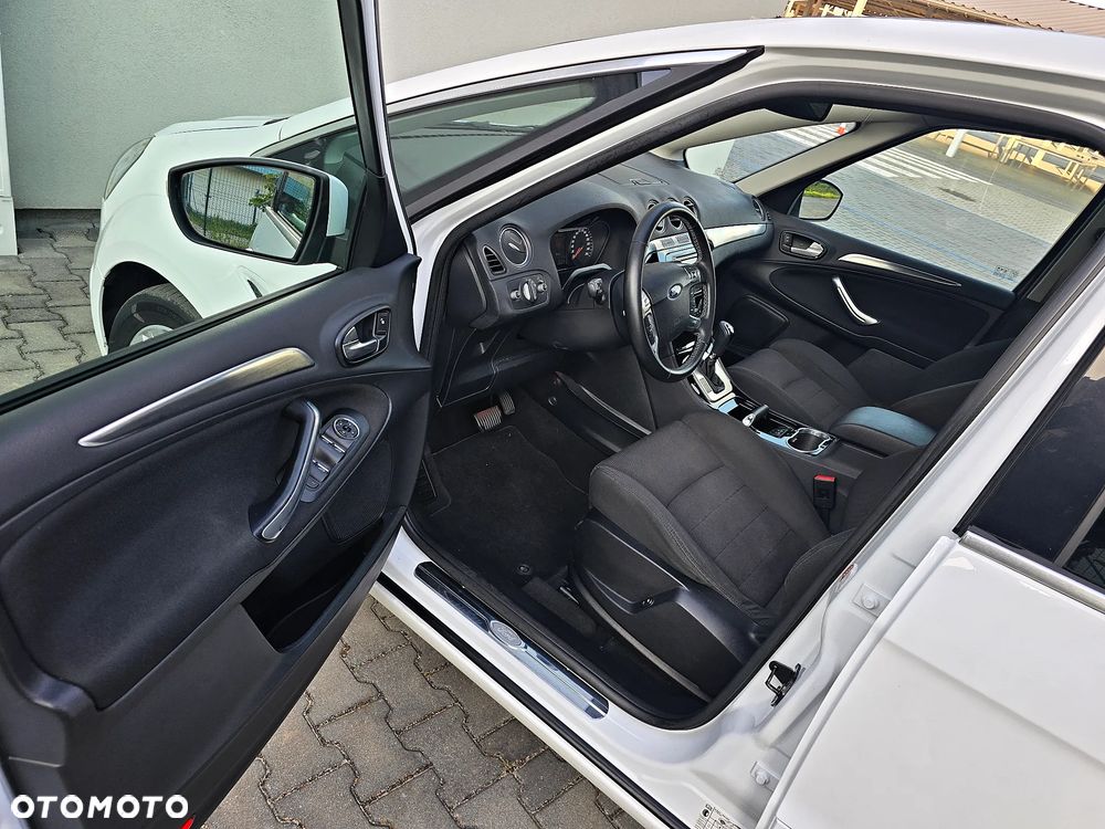 Ford S-Max - 16