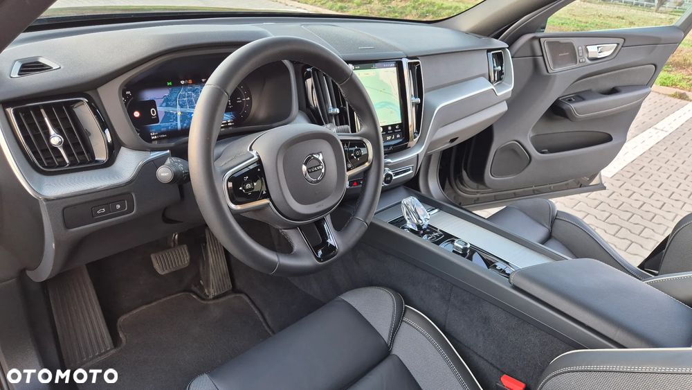 Volvo XC 60 T6 Plug-In Hybrid AWD Plus Bright - 8