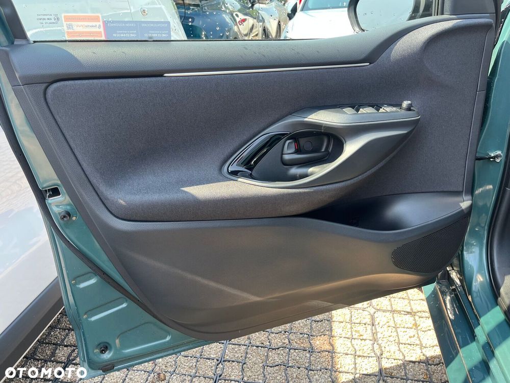 Toyota Yaris Hybrid 1.5 Style - 23