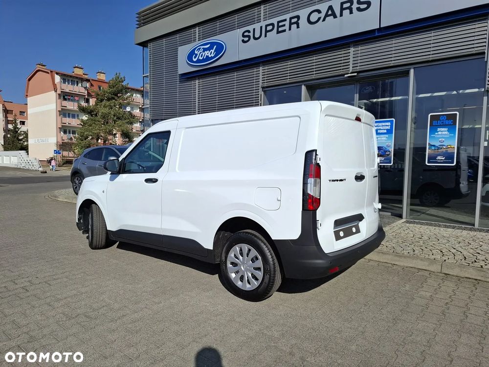 Ford Transit Courier - 5