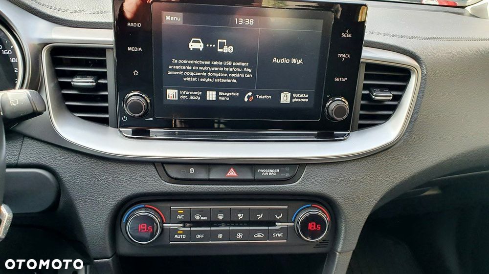 Kia Ceed - 27