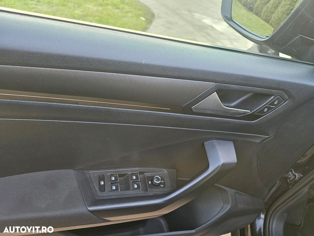 Volkswagen T-Roc 2.0 TDI SCR 4MOTION IQ.DRIVE - 10