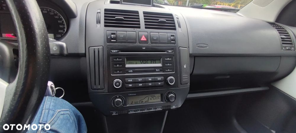 Volkswagen Polo 1.6 Automatik CrossPolo - 24