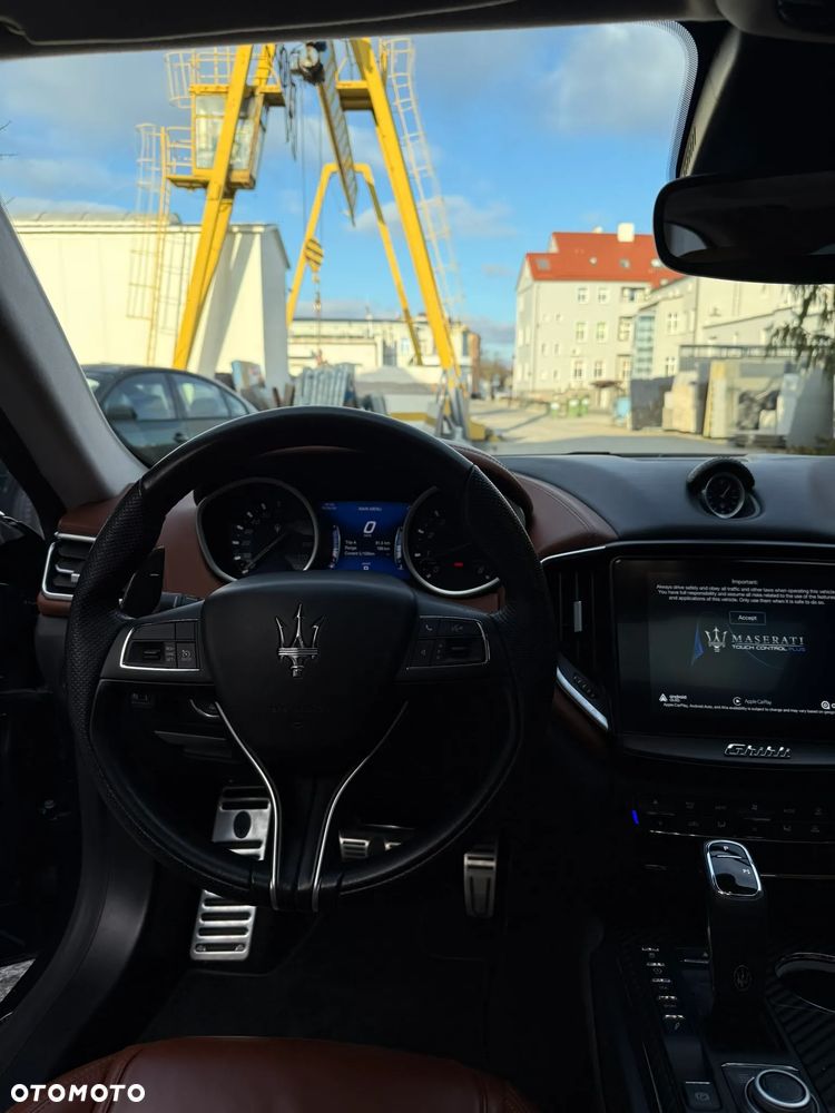 Maserati Ghibli GranSport - 9