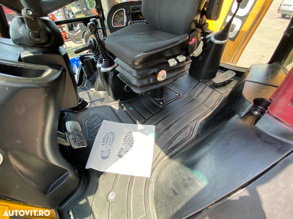 JCB 3CX ECO 4X4 BULDOEXCAVATOR - 31