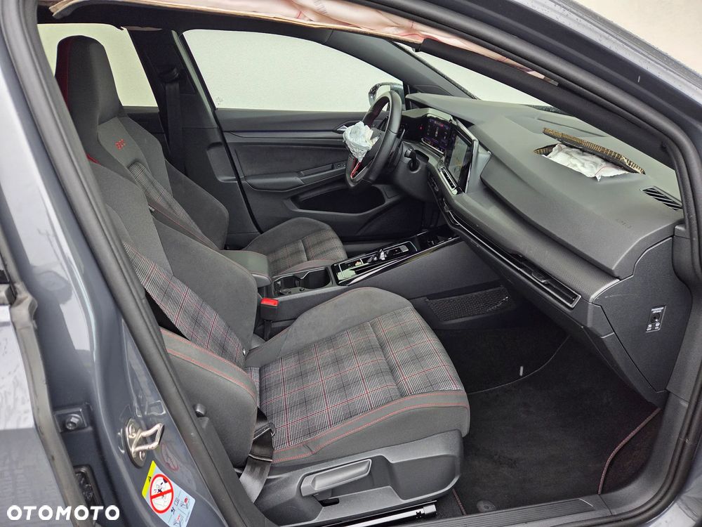 Volkswagen Golf - 11