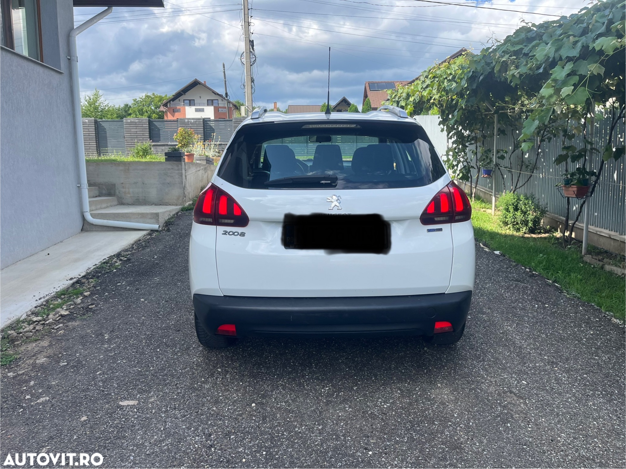 Peugeot 2008 1.2 PureTech Turbo Active - 5
