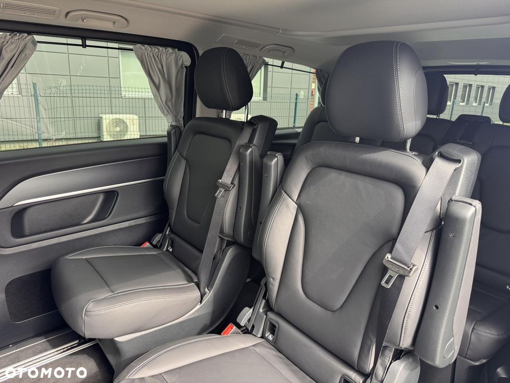 Mercedes-Benz Klasa V - 12