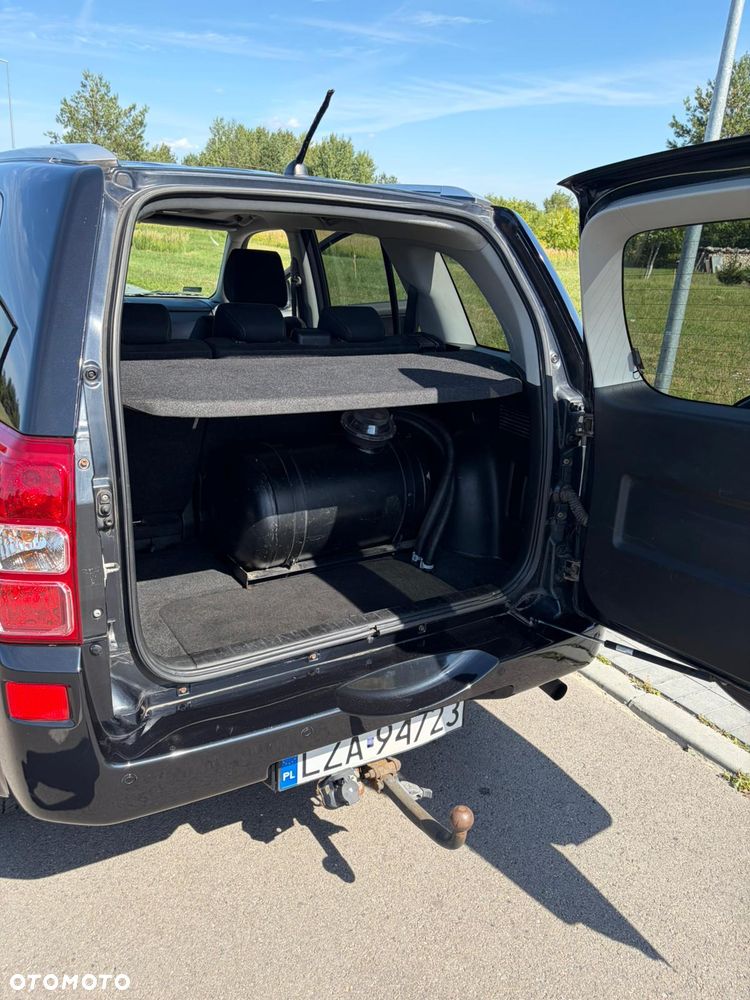 Suzuki Grand Vitara 2.0 20th Anniversary - 19