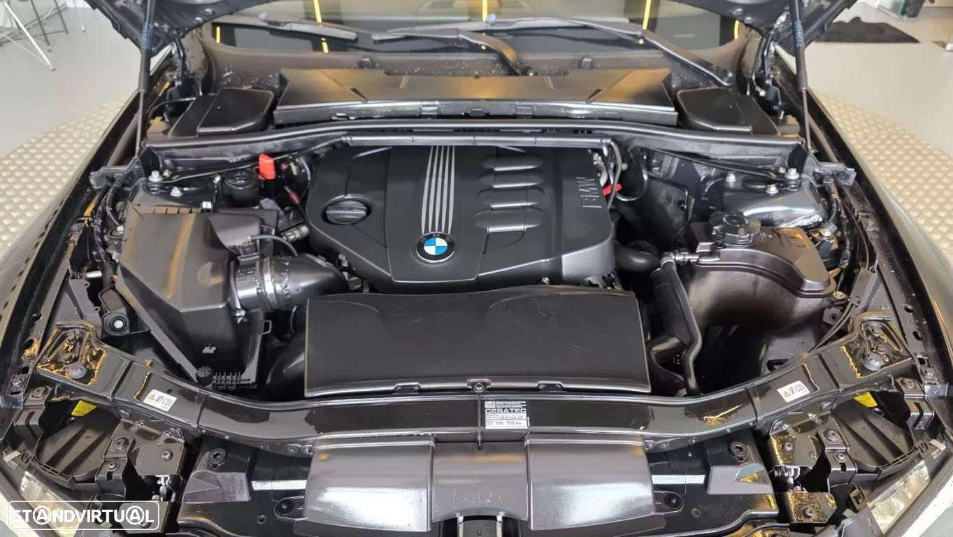 BMW 320 d Coupe Edição M Auto - 23