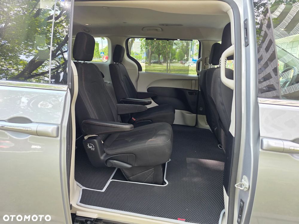 Chrysler Pacifica - 29