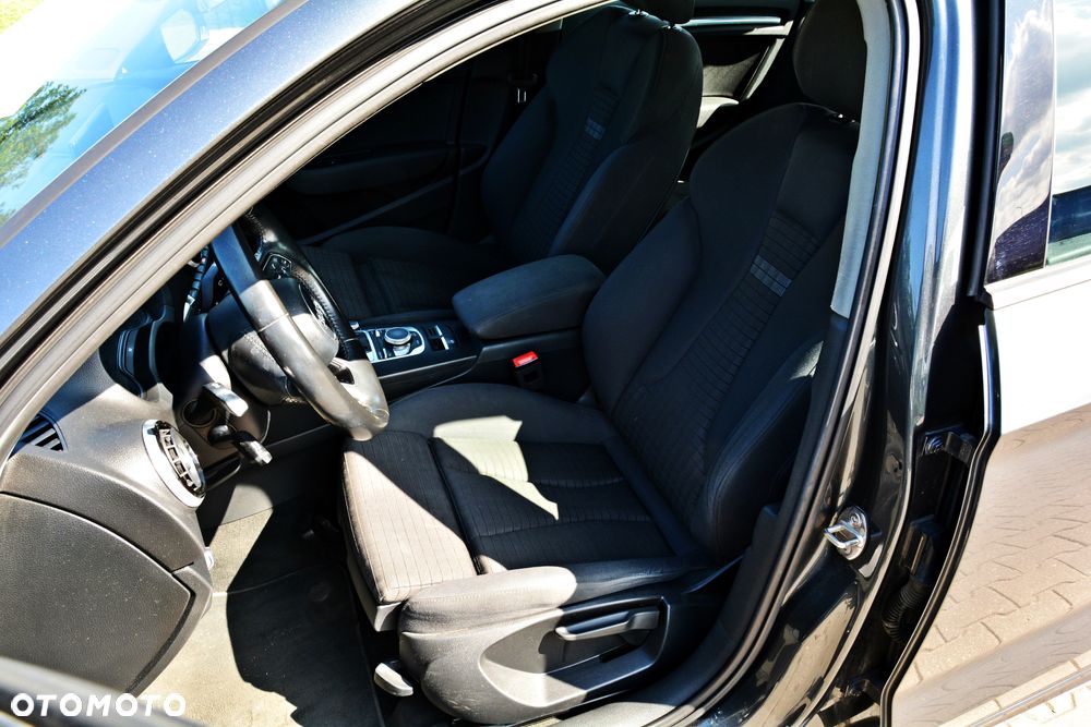 Audi A3 1.6 TDI (clean diesel) S tronic Attraction - 11