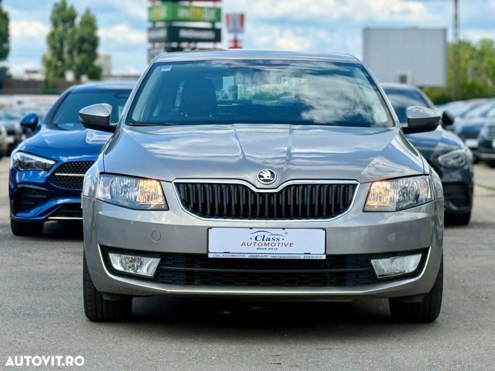 Skoda Octavia 1.6 TDI DSG Ambition - 3
