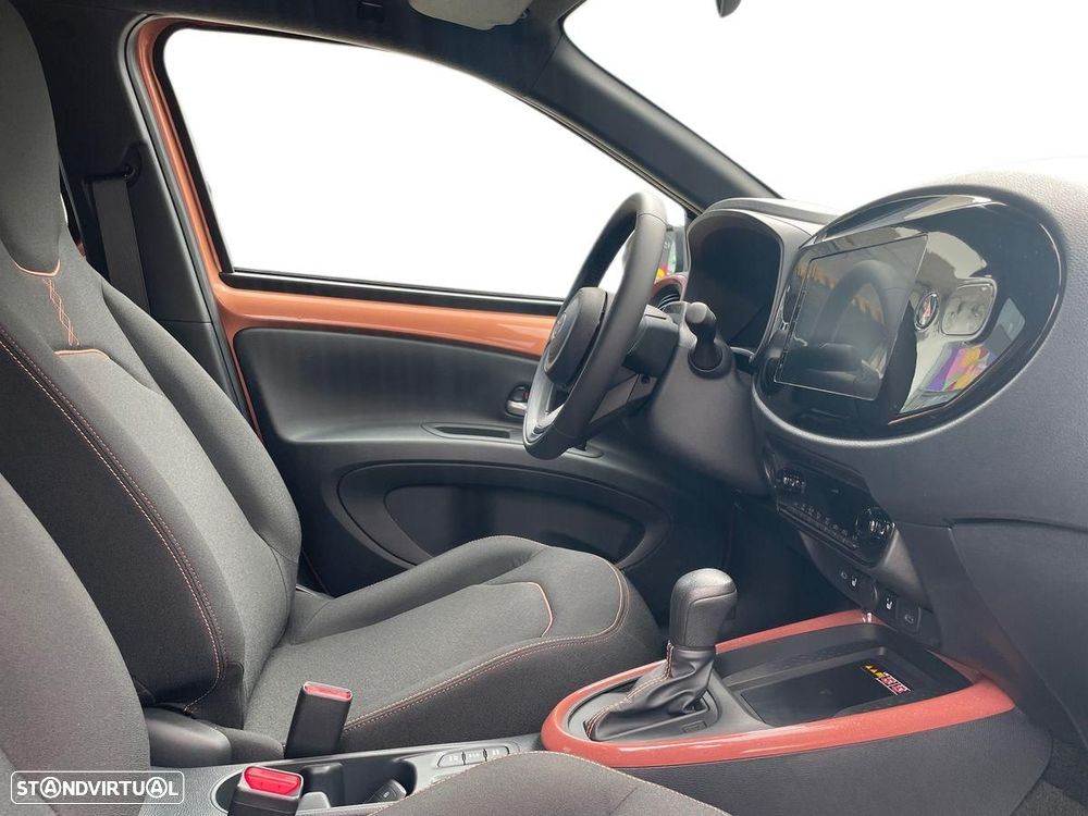Toyota Aygo X 1.5 Hybrid Envy - 7
