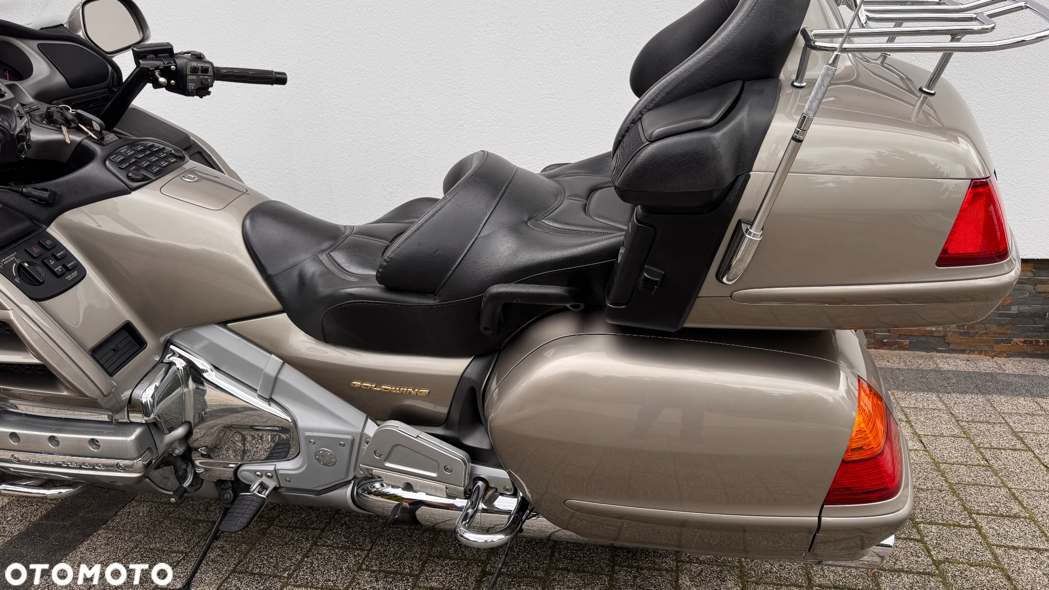Honda GL - 16