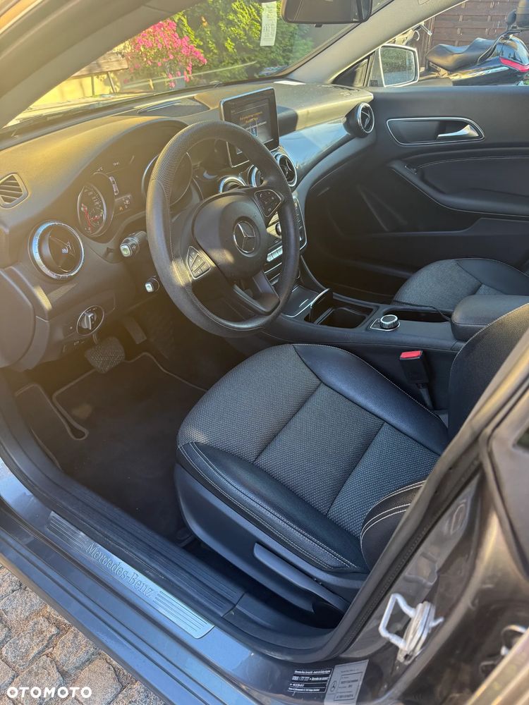 Mercedes-Benz CLA 200 7G-DCT - 7