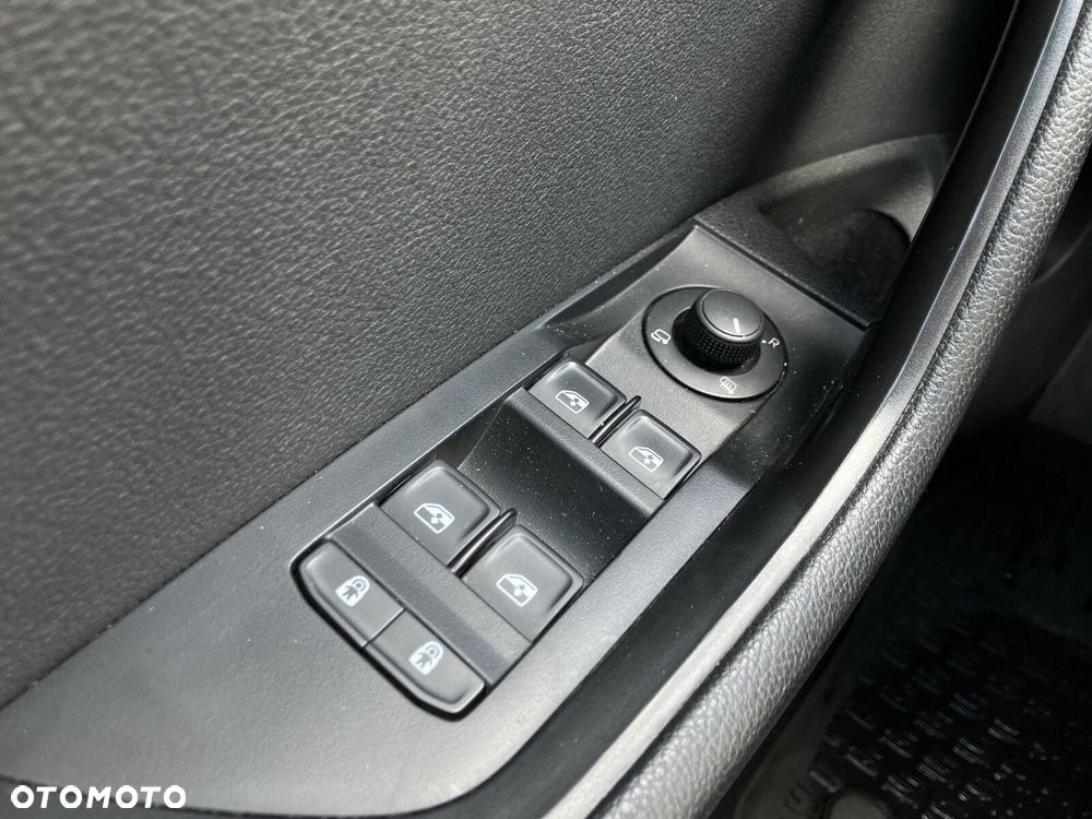 Skoda Superb 2.0 TDI SCR Ambition DSG - 23