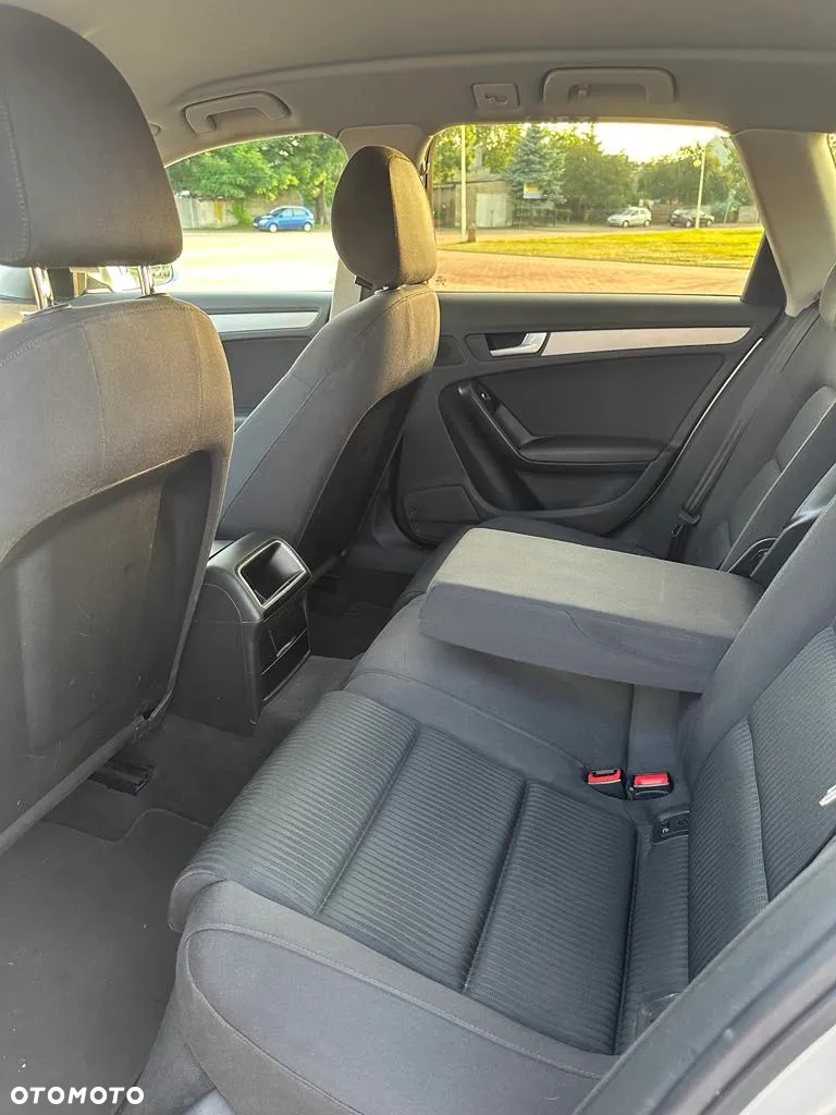 Audi A4 Avant 2.0 TDI DPF Ambiente - 6