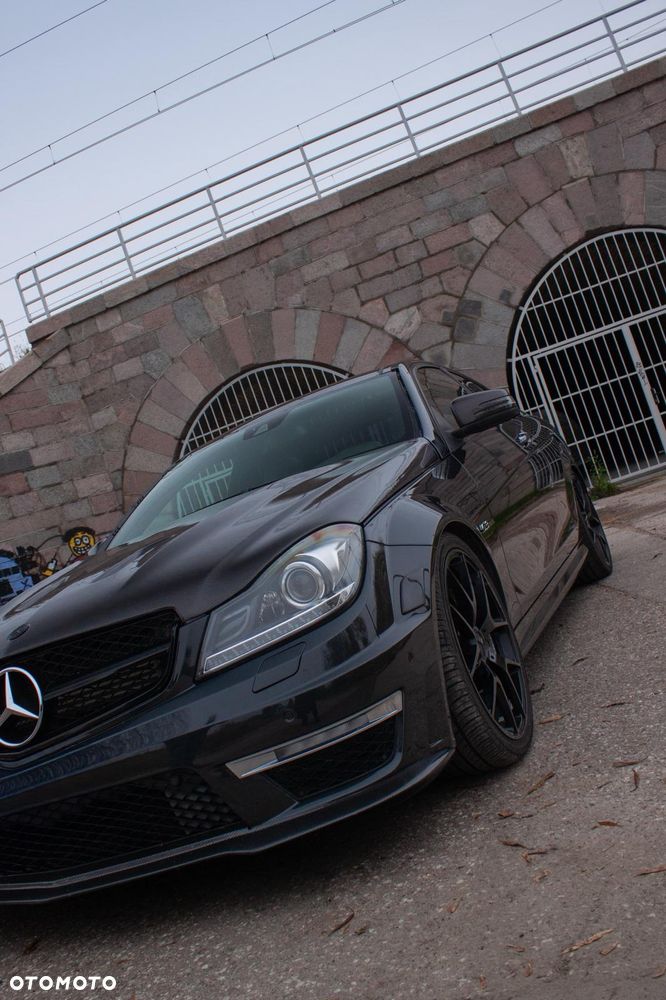 Mercedes-Benz Klasa C 63 AMG AMG SPEEDSHIFT MCT - 17