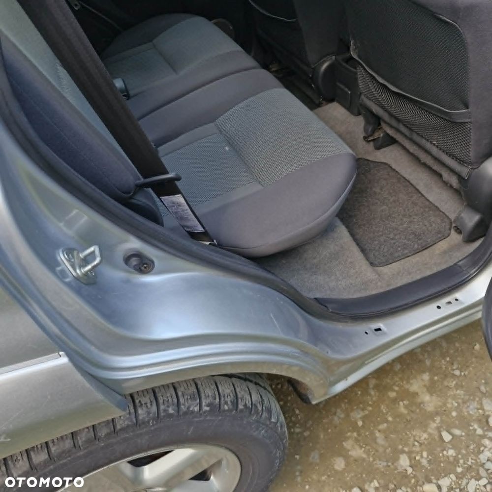 Toyota RAV4 D-4D 4x4 - 14