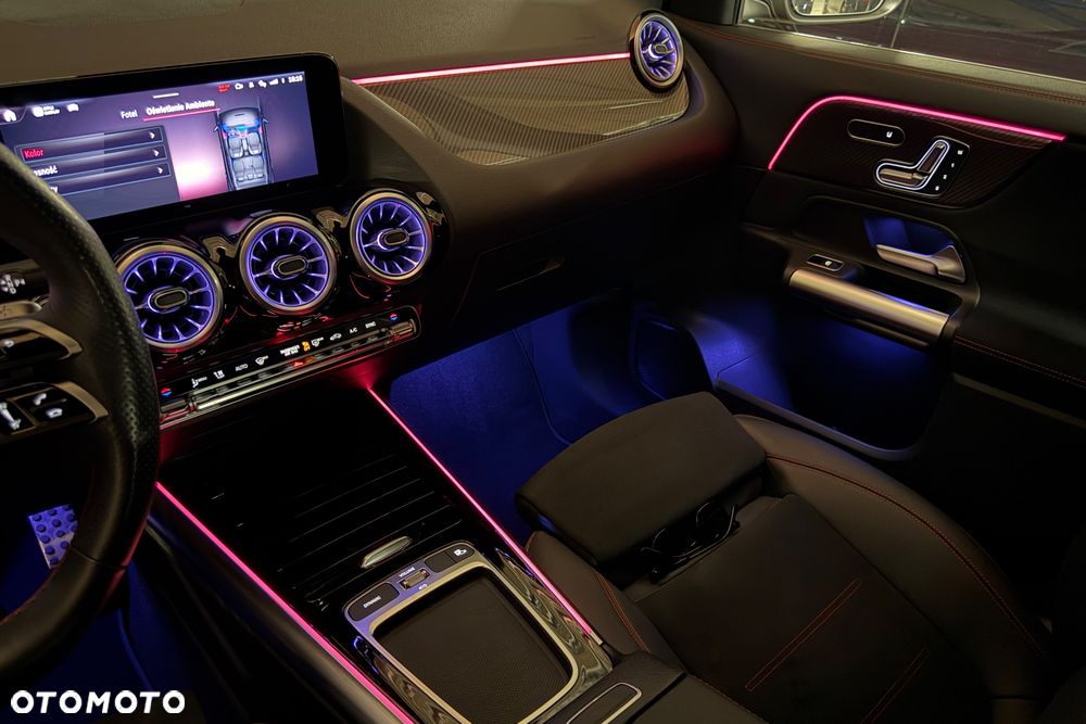 Mercedes-Benz GLA 200 AMG Line - 40