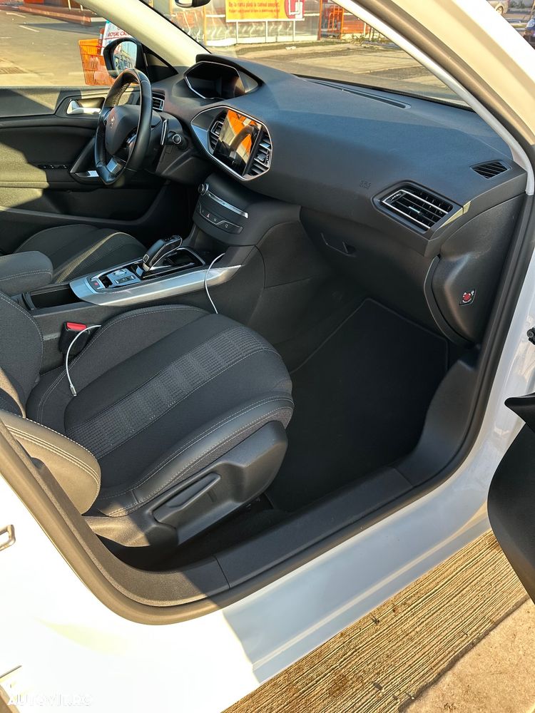 Peugeot 308 BlueHDi FAP 130 EAT8 Stop & Start Allure - 17