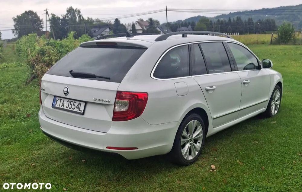 Skoda Superb 2.0 TDI DSG Ambition - 8
