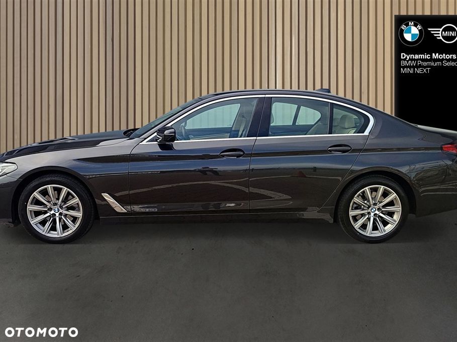 BMW Seria 5 520d xDrive MHEV - 2
