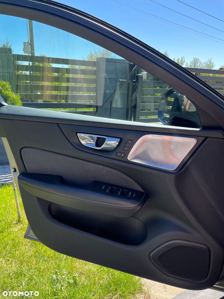 Volvo S60 T5 R-Design - 13