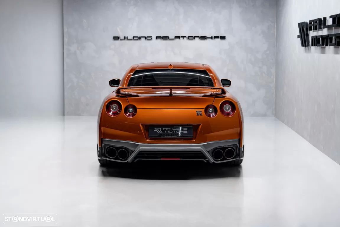 Nissan GT-R - 12