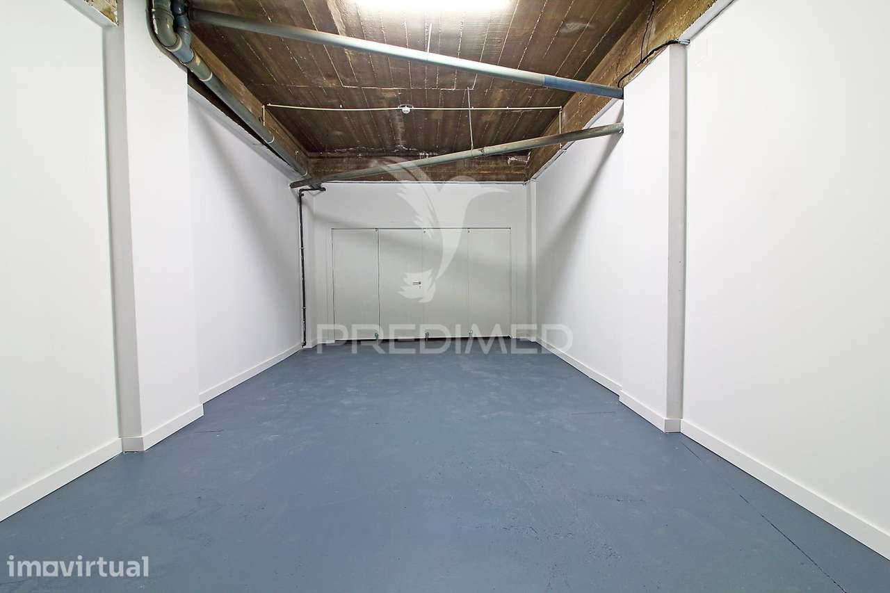 Garagem para Arrendamento | Zona da correeira, Albufeira - Grande imagem: 3/4