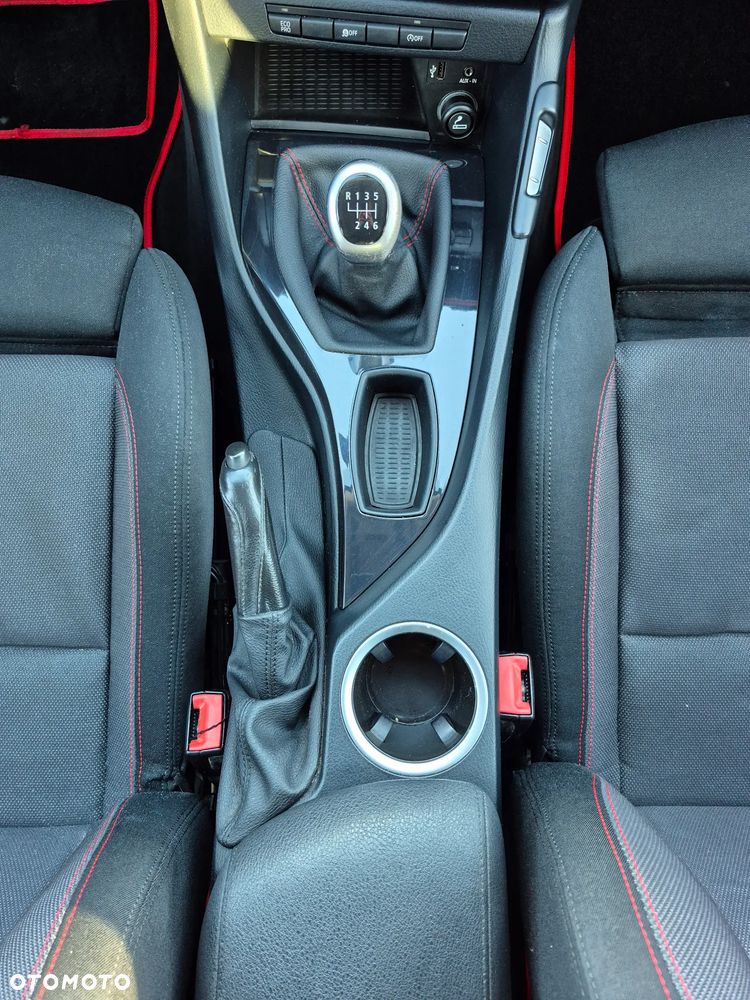 BMW X1 sDrive18d - 14