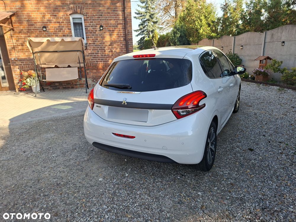 Peugeot 208 1.2 PureTech Allure S&S - 17