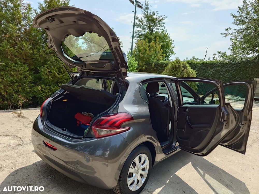 Peugeot 208 - 17