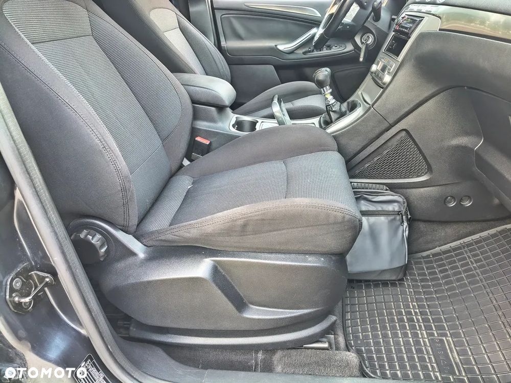 Ford S-Max 2.0 TDCi DPF Ambiente - 26