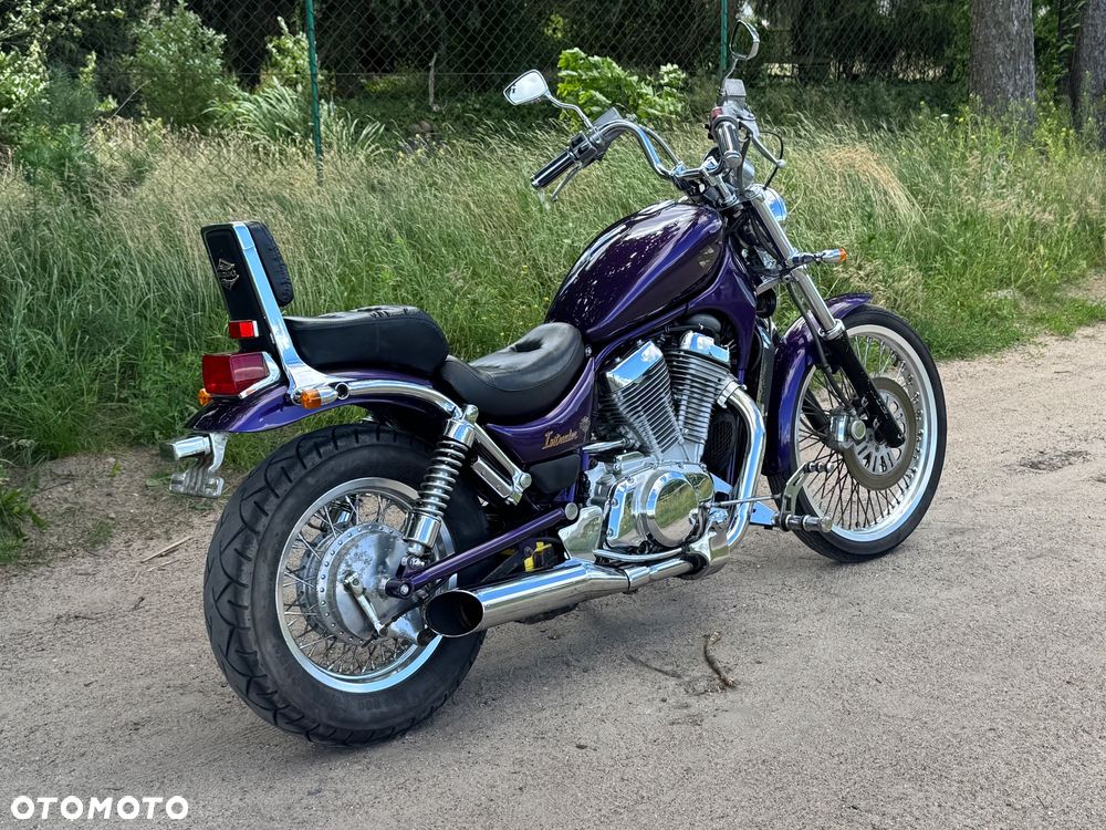Suzuki Intruder - 3